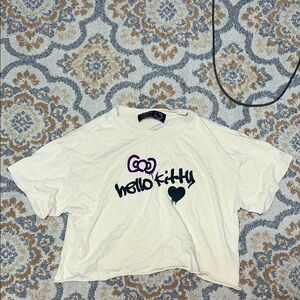 Forever 21 beige Hello Kitty cropped t-shirt